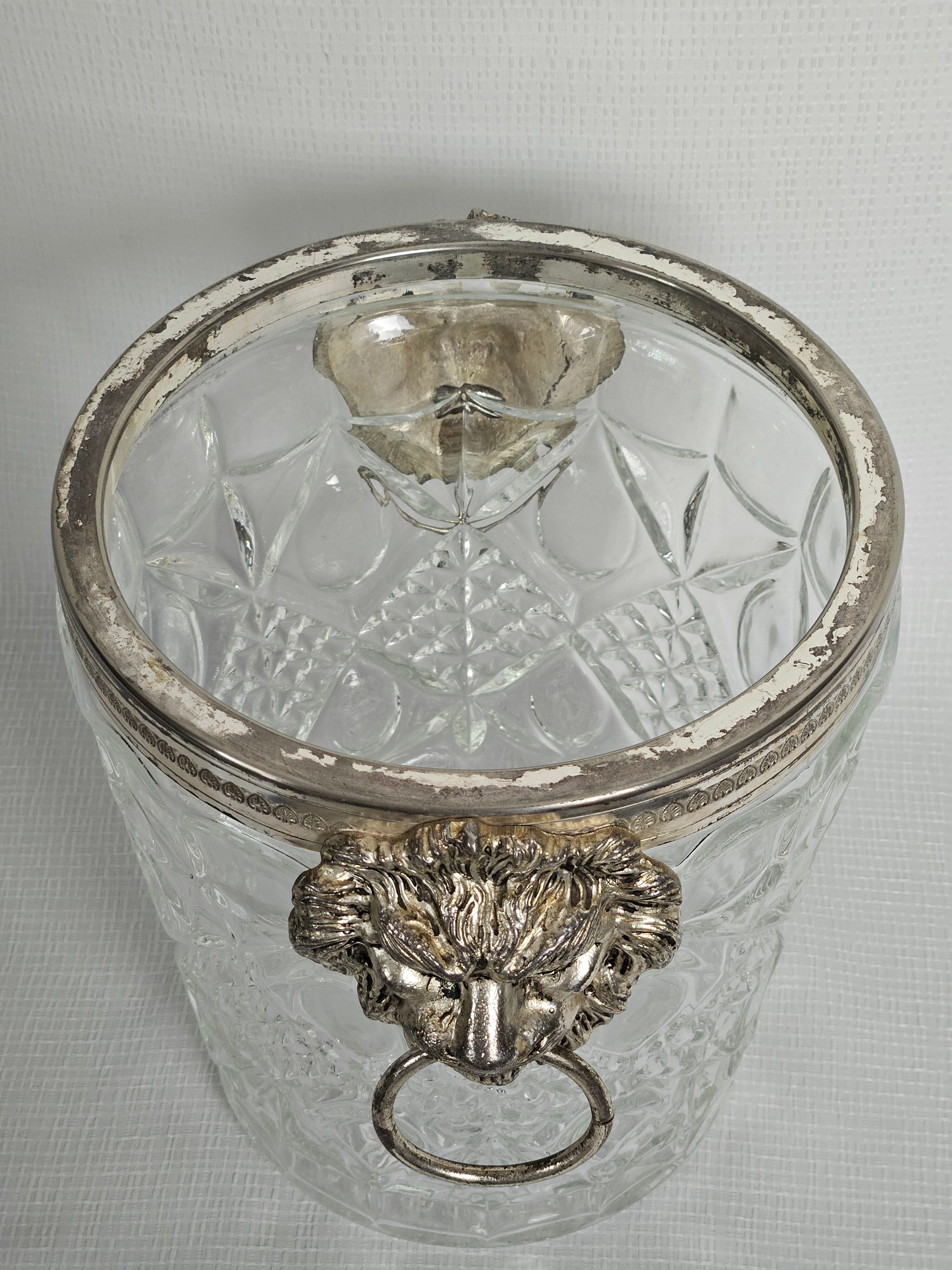 Lion head champagne bucket and its stand 20th century