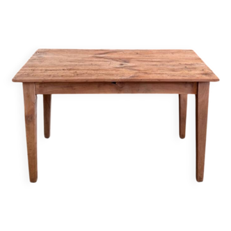 Farm table