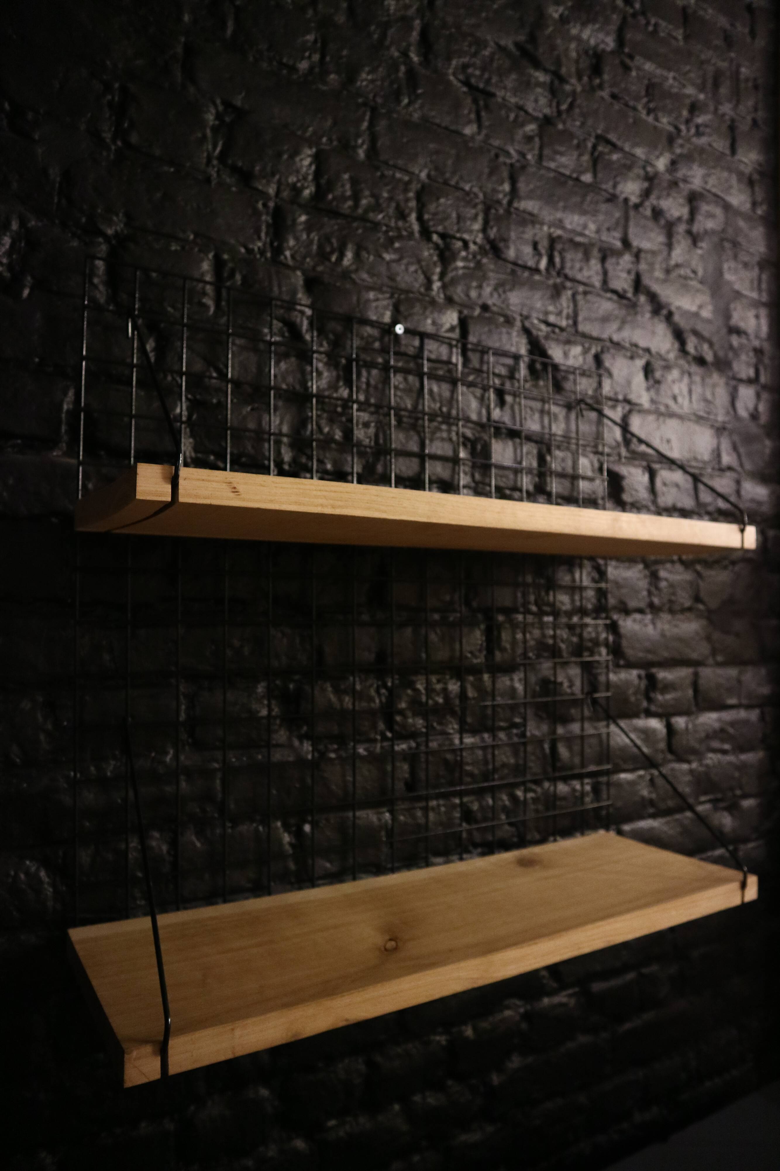 "Meca" shelf designed by Pierre Guariche for Meurop