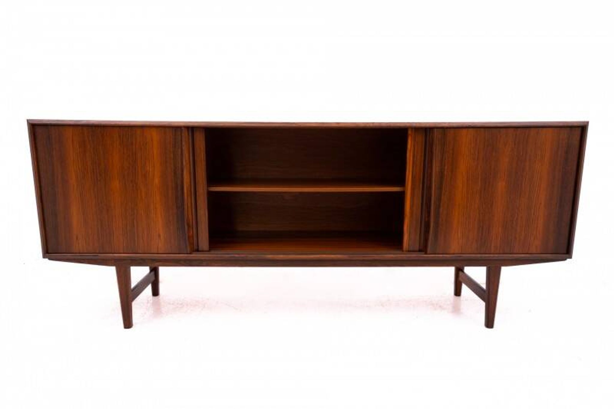 Buffet commode des années 1960, Danemark. Après rénovation.