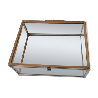 Rectangular glass box