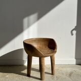 Quadripod chair with round seat and small back in natural monoxyl mango wood