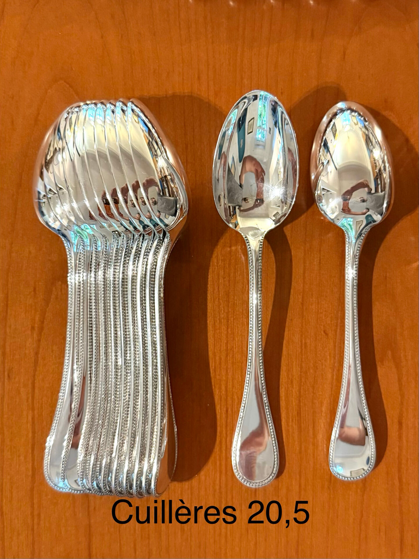 Christofle Perles, 72-piece cutlery set in silver-plated metal, excellent condition.