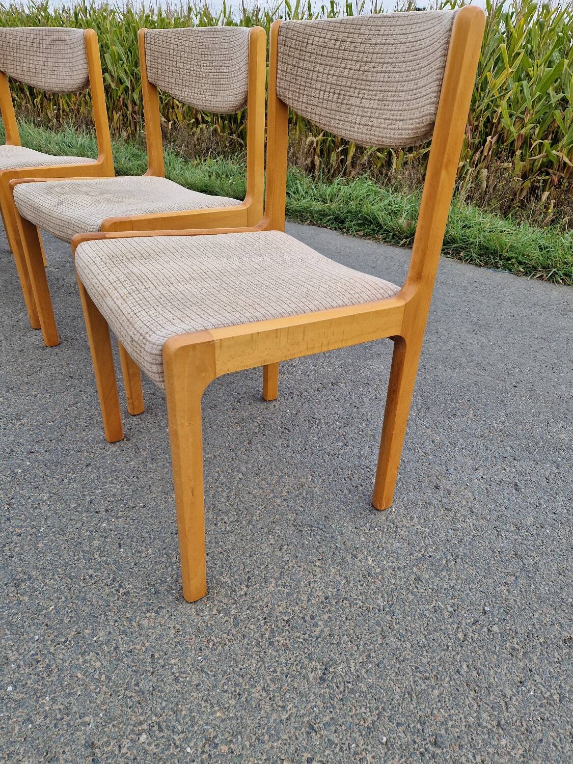 Set of 6 vintage beech chairs to clean or reupholster