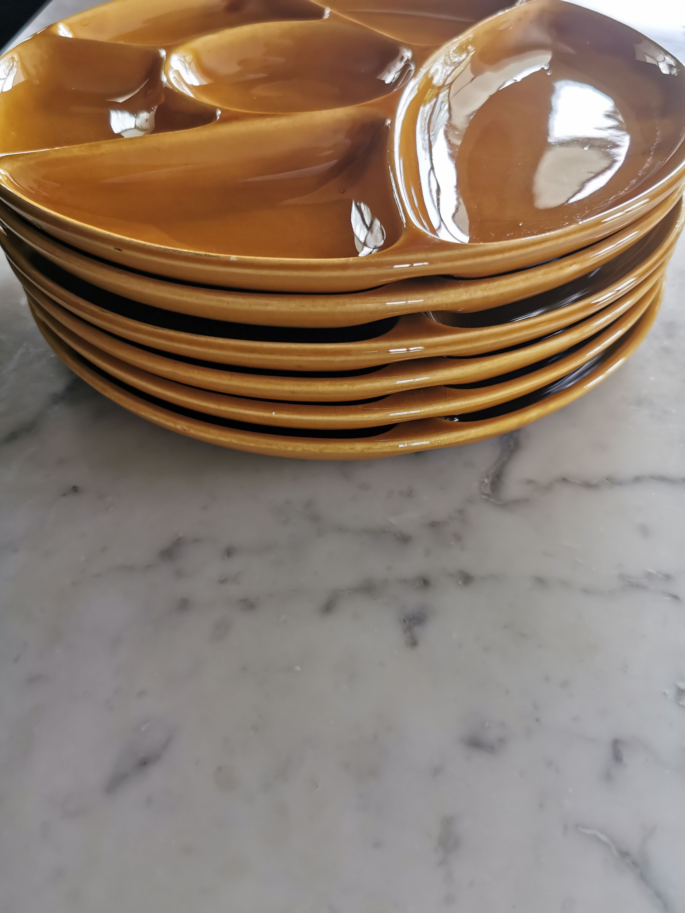 Lot of 6 round plates with Gien France compartments