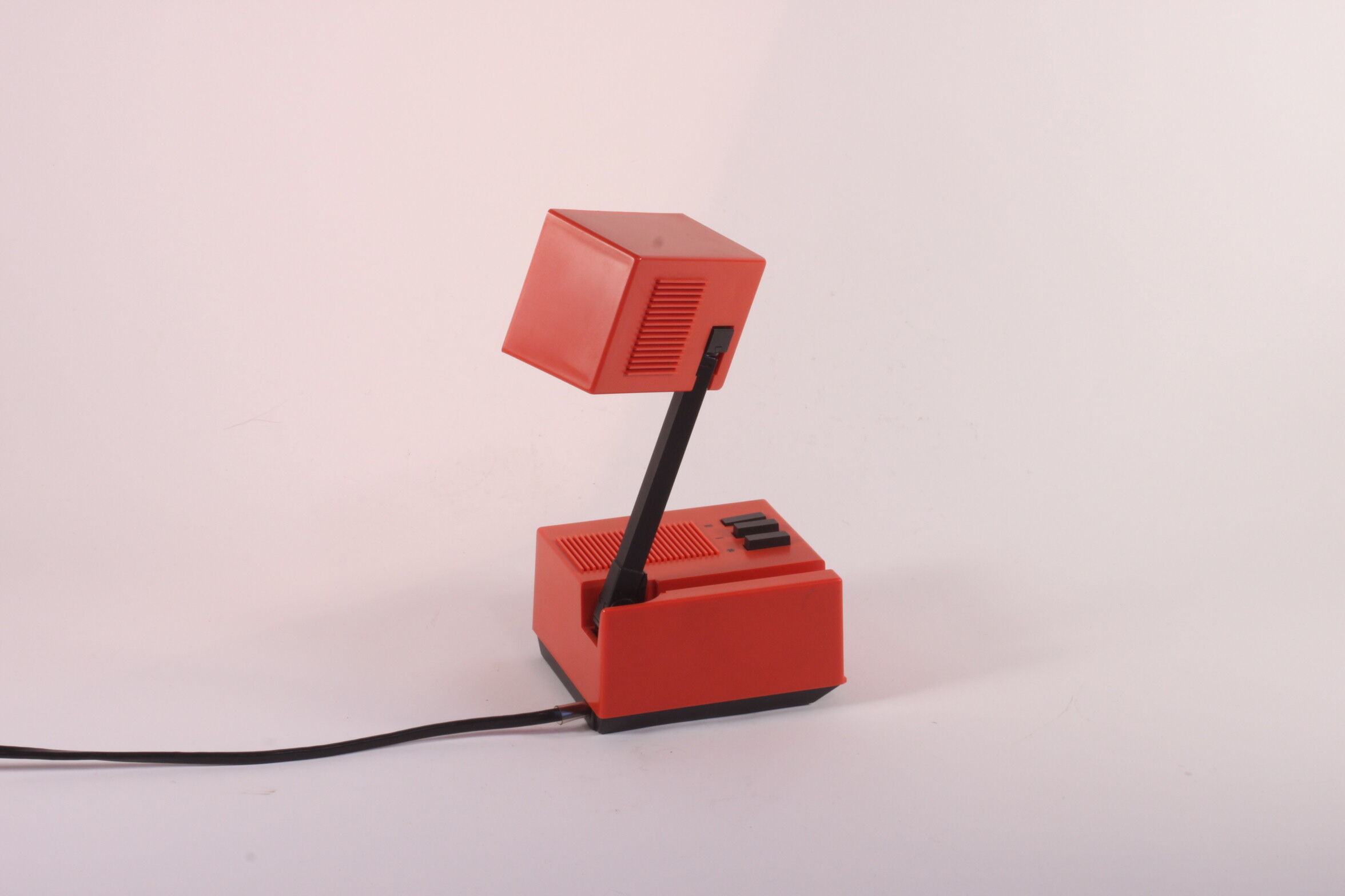 Lampe de lecture compacte rouge par Staff Leuchten, Allemagne années 1960.