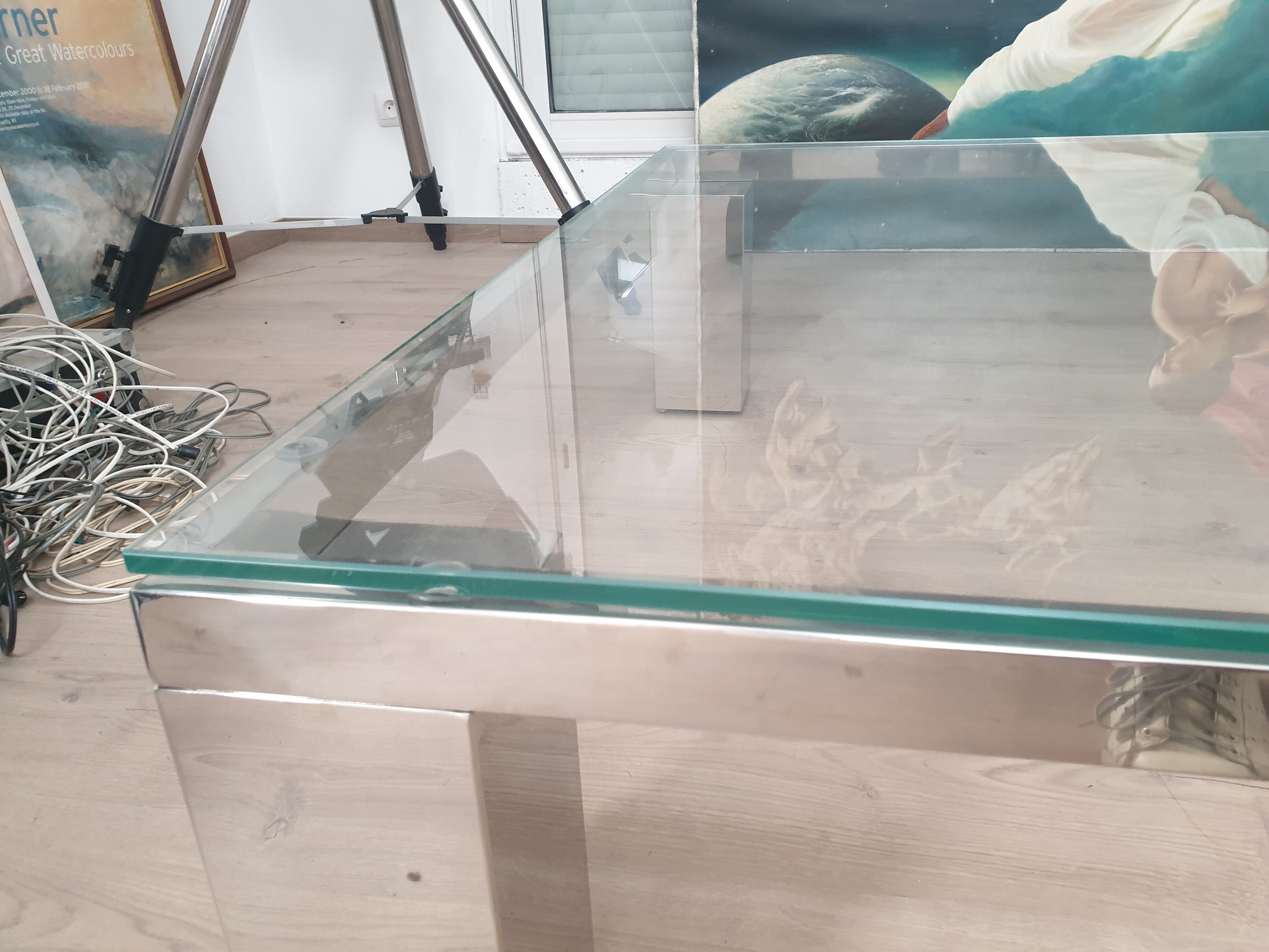 Coffee table in tempered glass