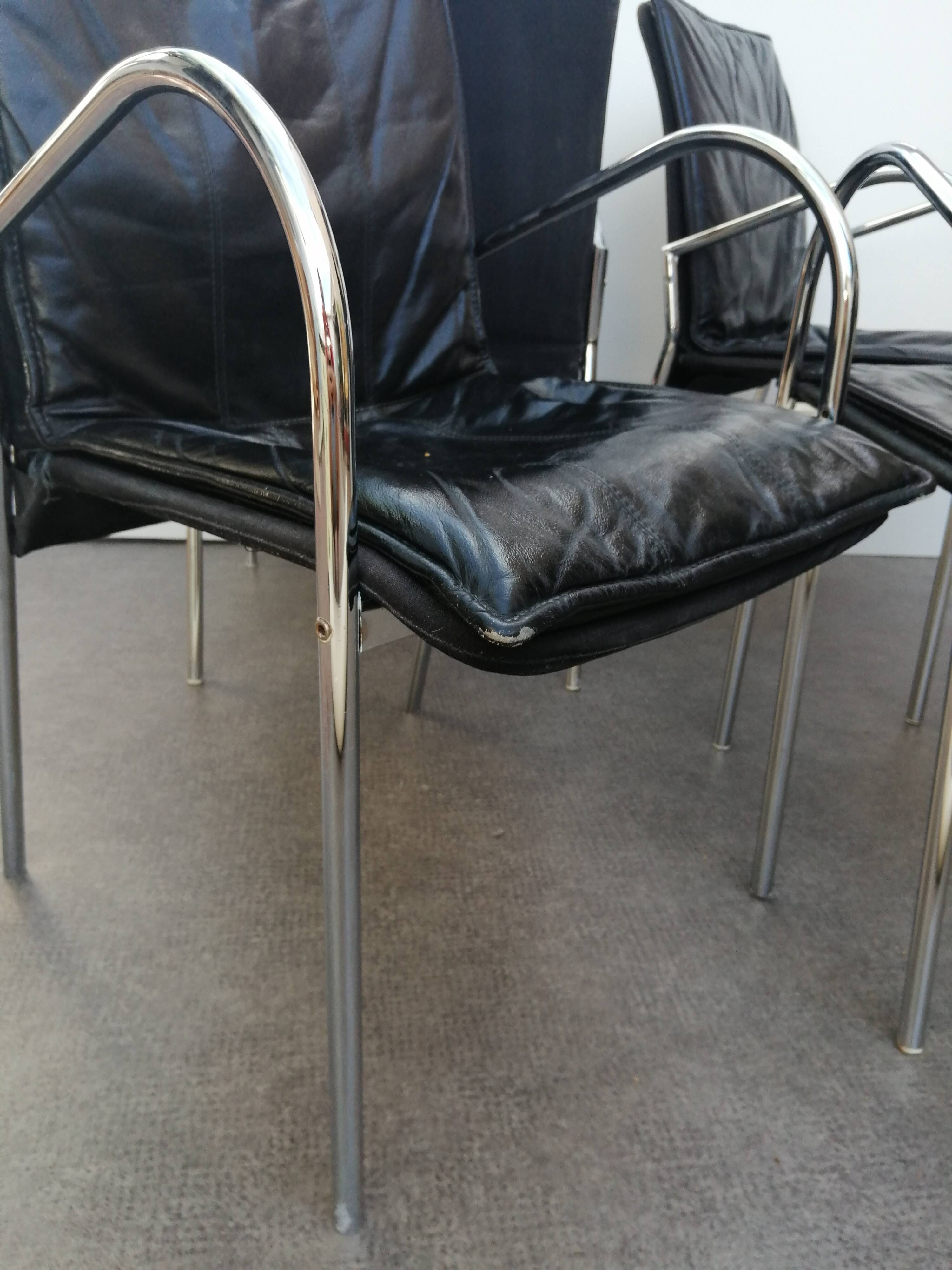 Set of 4 armchairs with chrome base and leather vintage design 1980