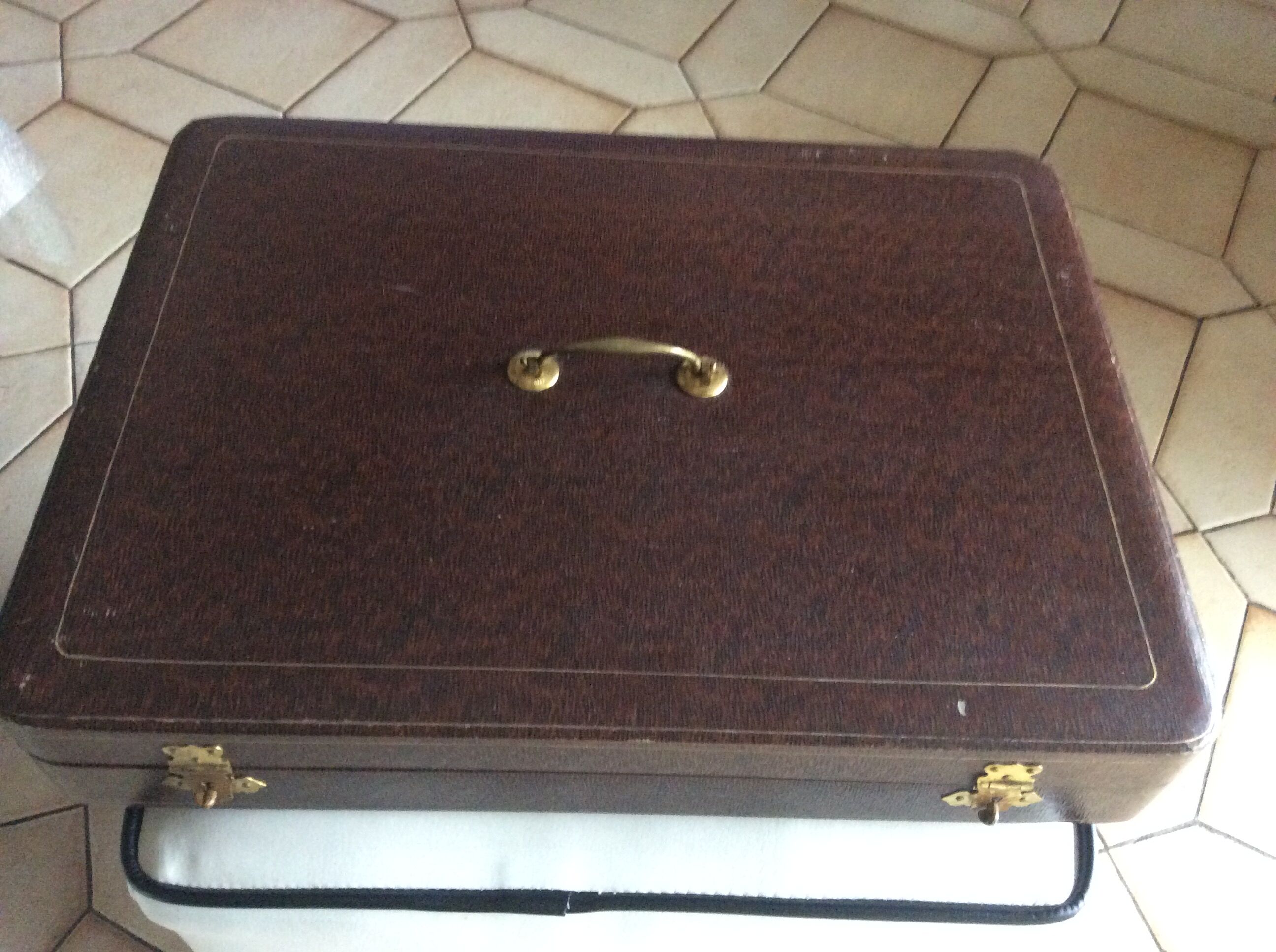 Cutlery housewife 39 pieces Armand Fresnais Paris