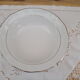 Plat rond creux petit modèle en porcelaine Kronester Bavaria blanche et liseré argenté
