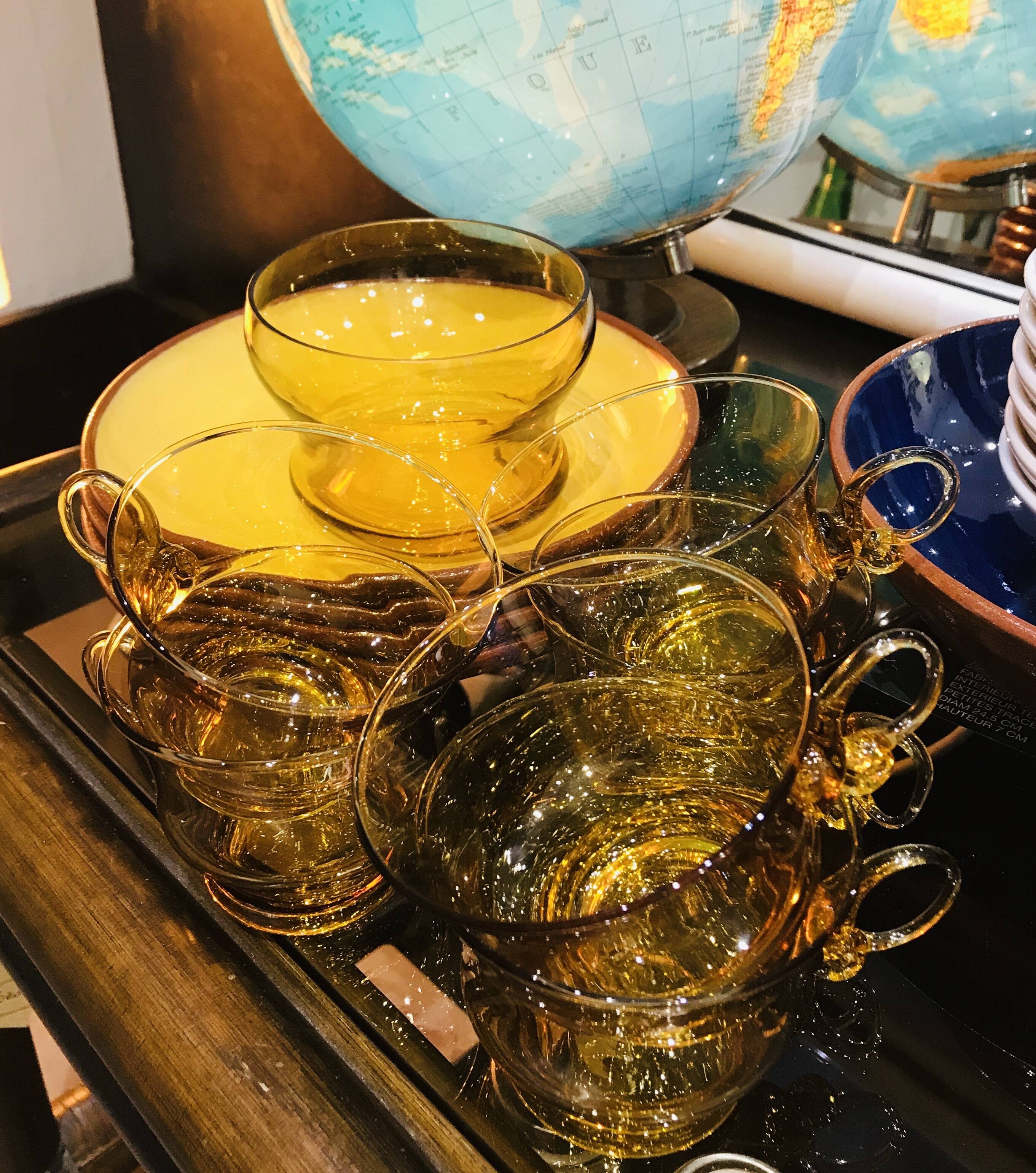 Ensemble tasses et sucrier verre soufflé ölogne
