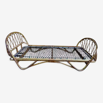 Rattan basket bed