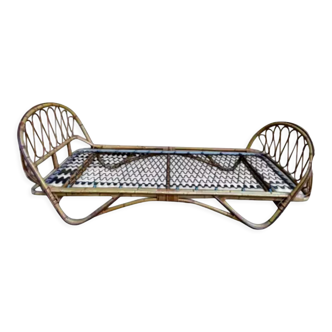 Rattan basket bed