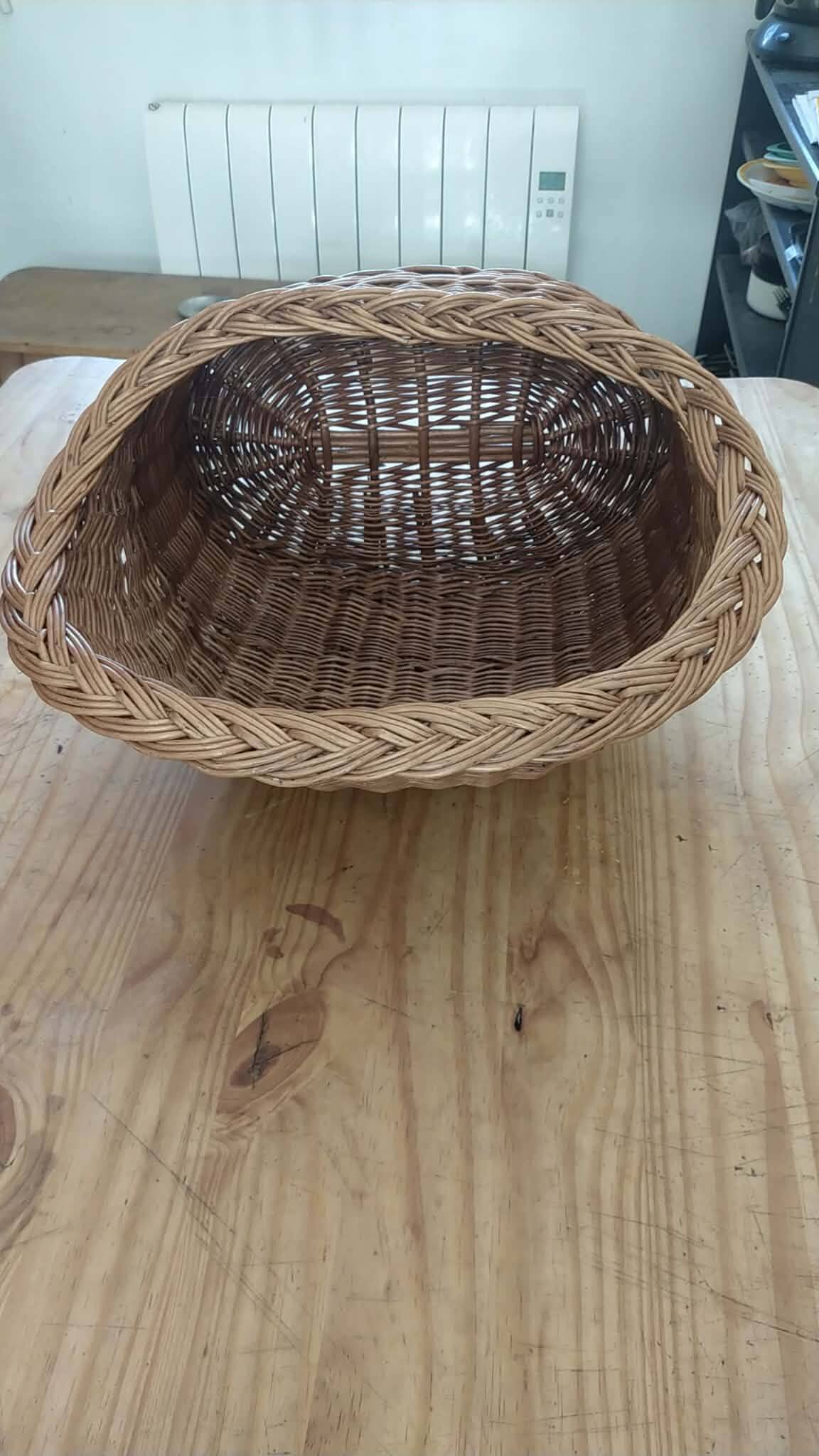 Half-roofed woven rattan niche basket