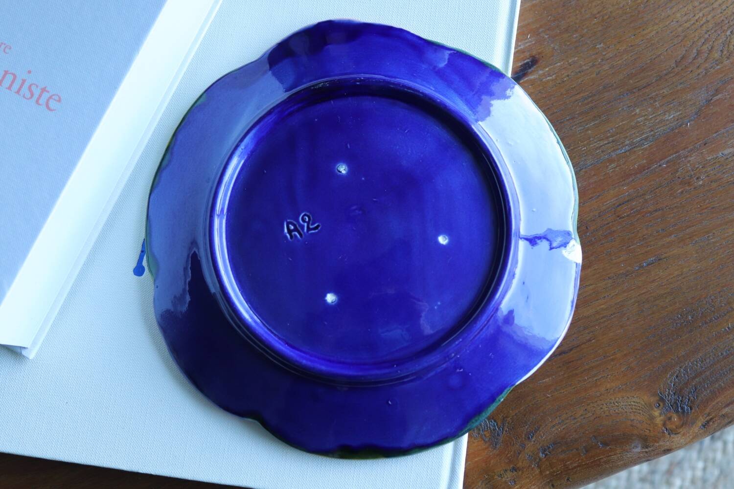Blue plate in flower slip