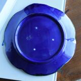 Assiette bleu en barbotine fleurs