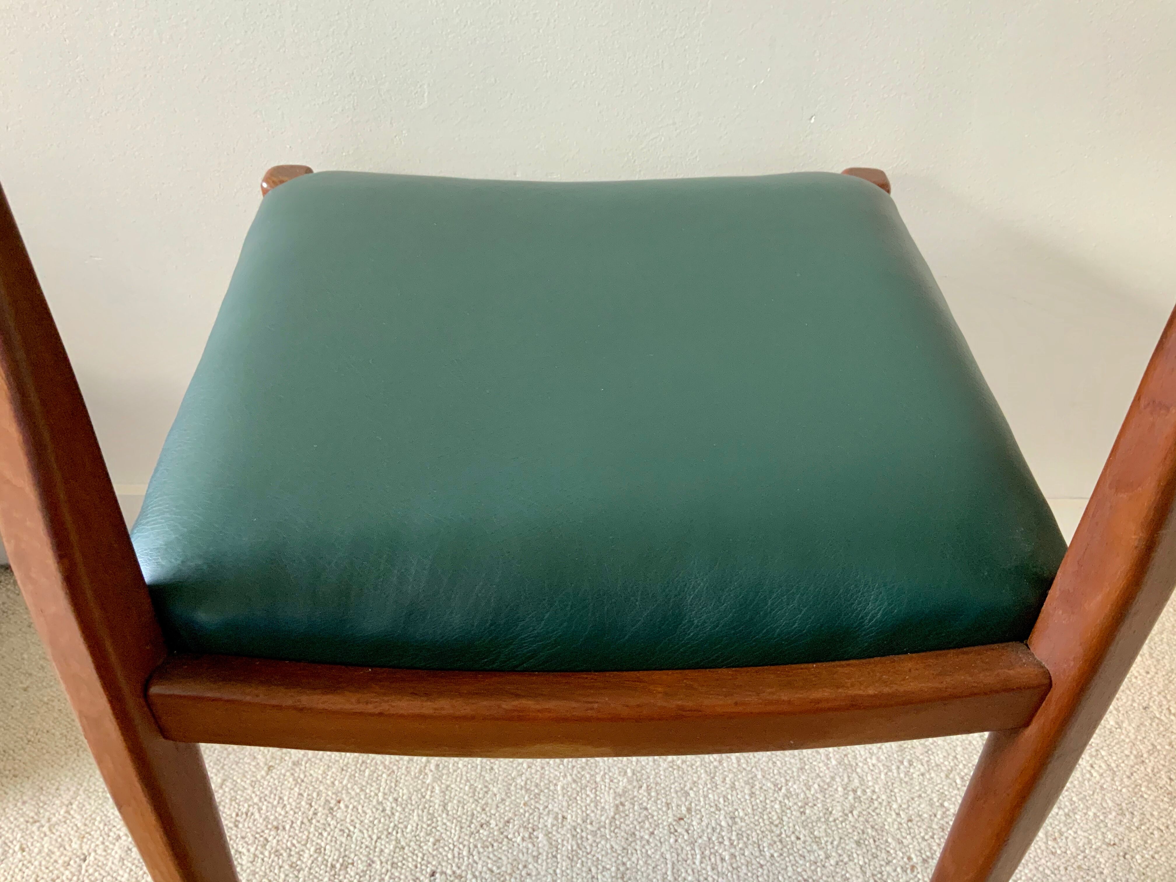 Niels Otto Møller chairs 71