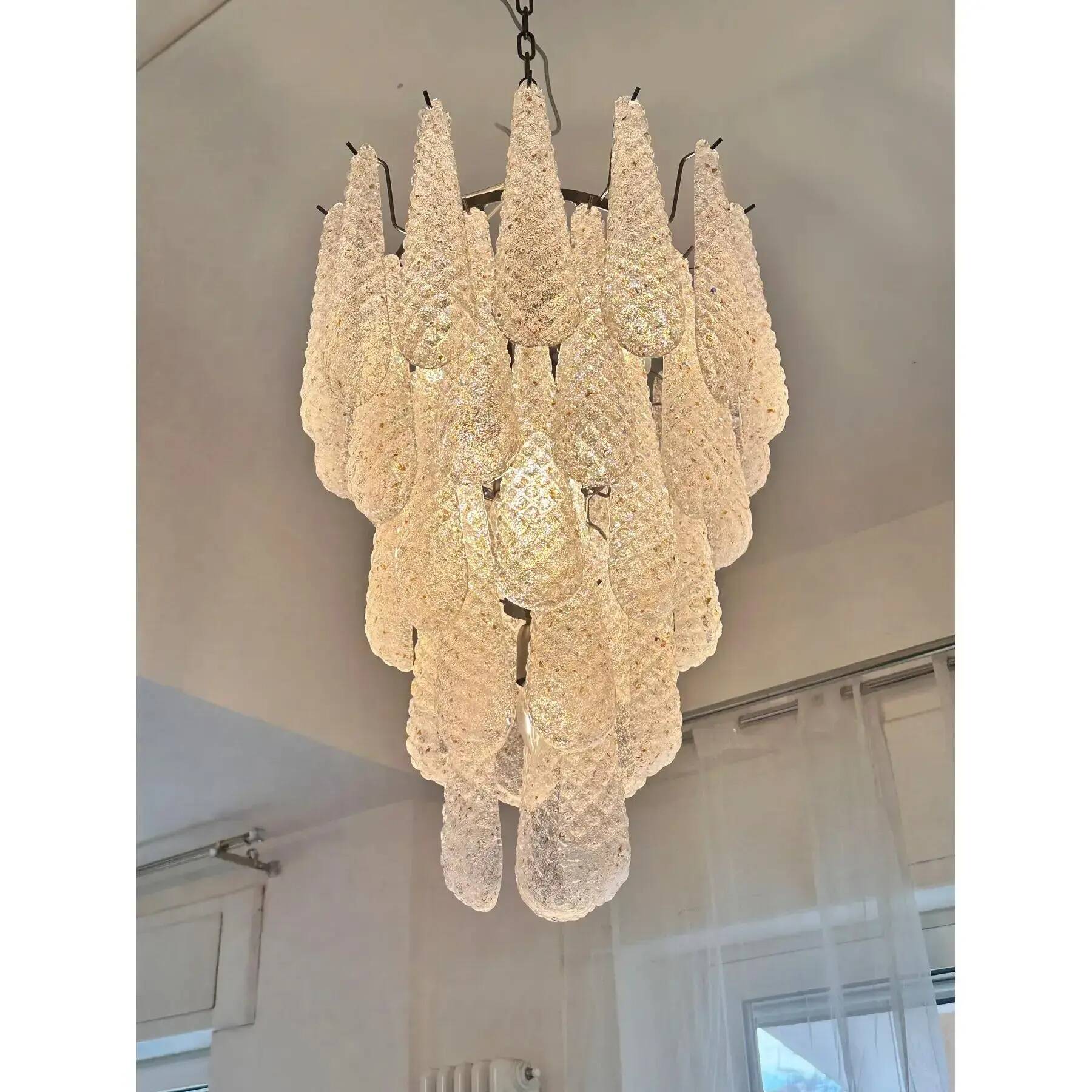 Vintage-Inspired Venetian Murano Glass Conchiglie Chandelier in Black Nicle