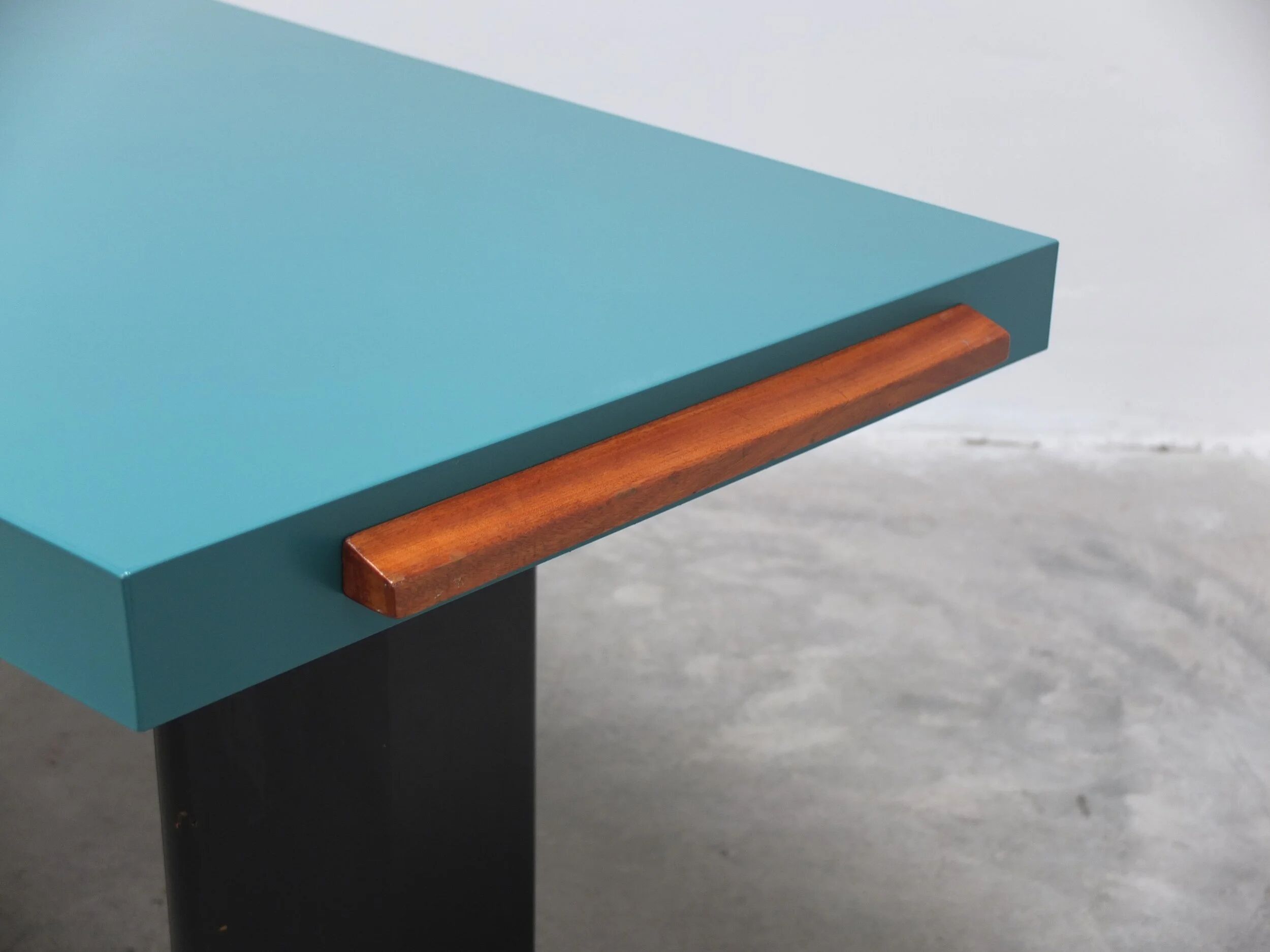 'Boomerang' ultra-rare desk by Jos De Mey for Van Den Berghe-Pauvers, 1960s.