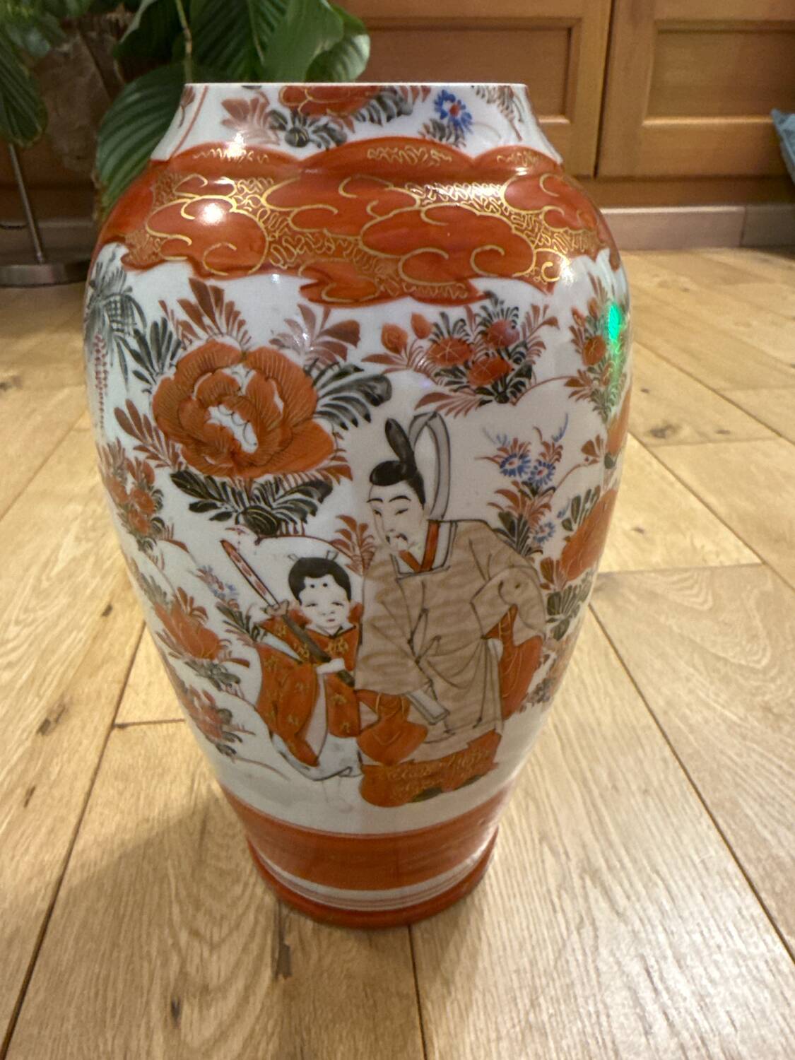 Large Japanese Kutani Porcelain Vase – Moriage Floral Relief – Early 2