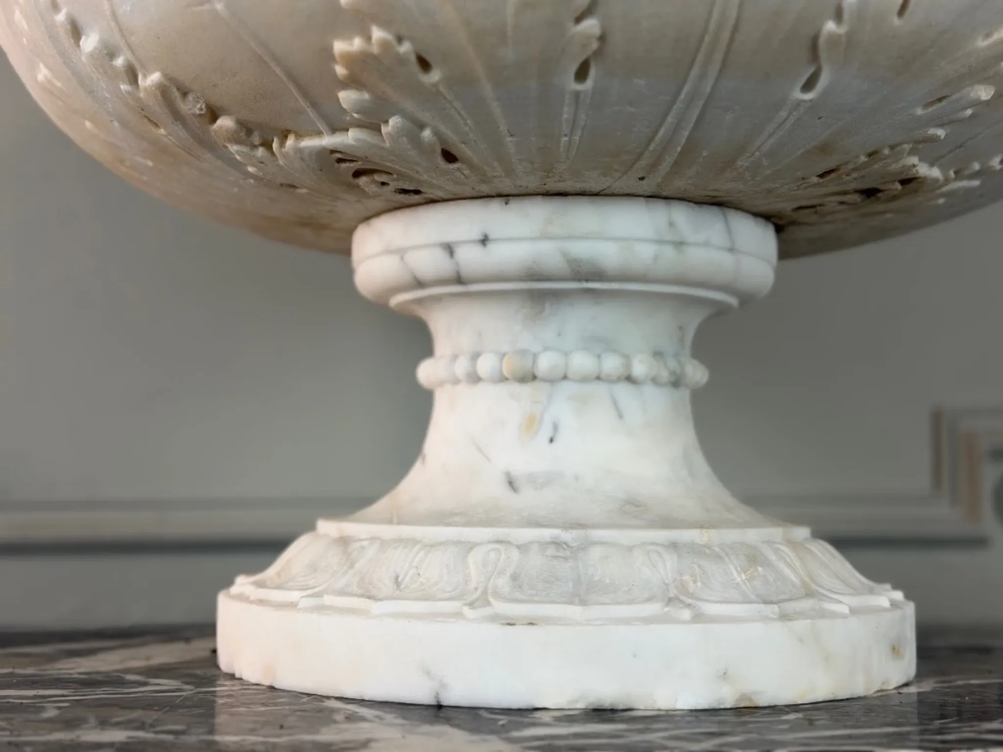 Neoclassical basin in white Carrara marble, Italy, late 18th to early 19th century.
