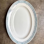 Moyen plat ovale St Amand en terre de fer bleue