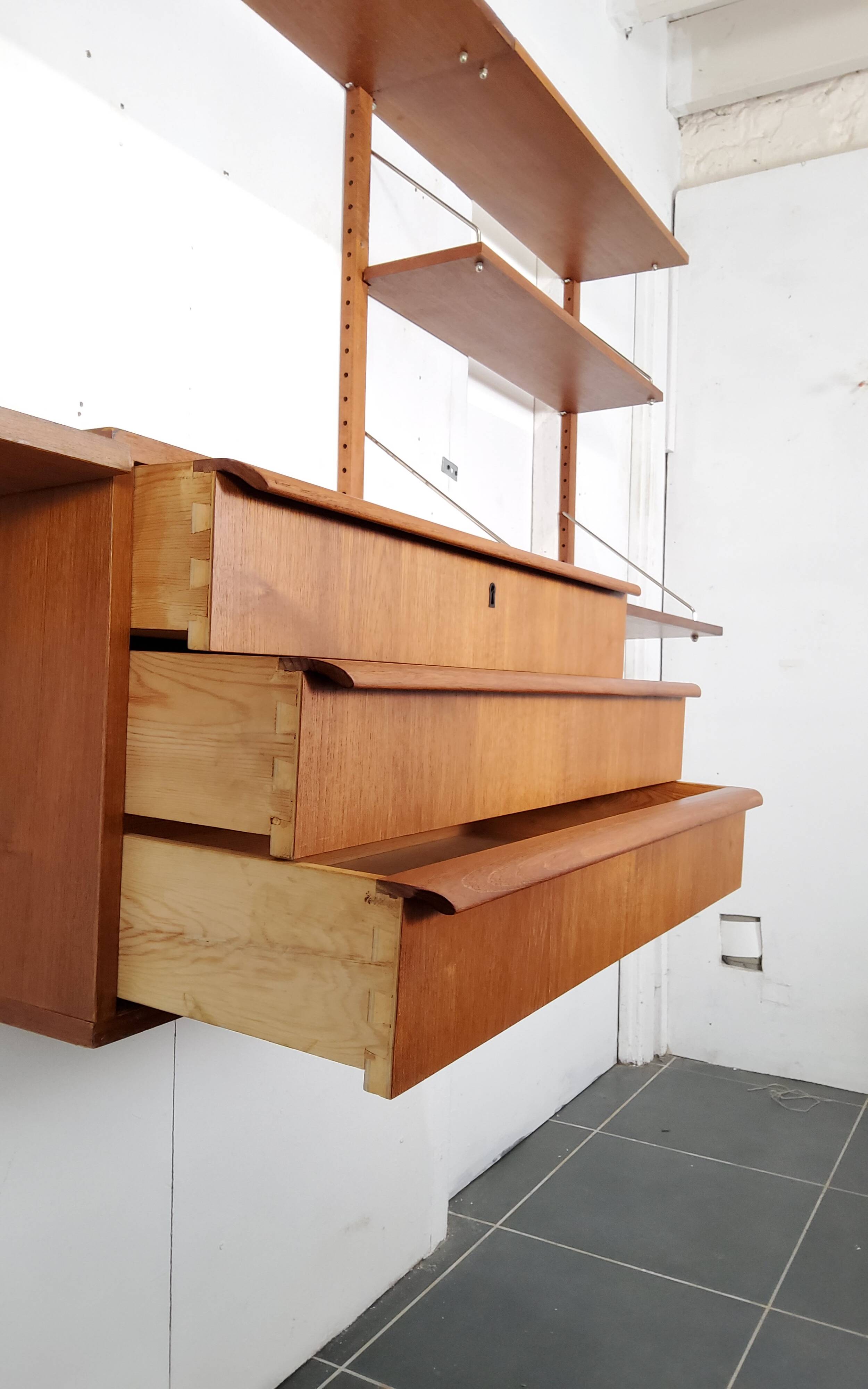 Scandinavian wall shelf – Danish design