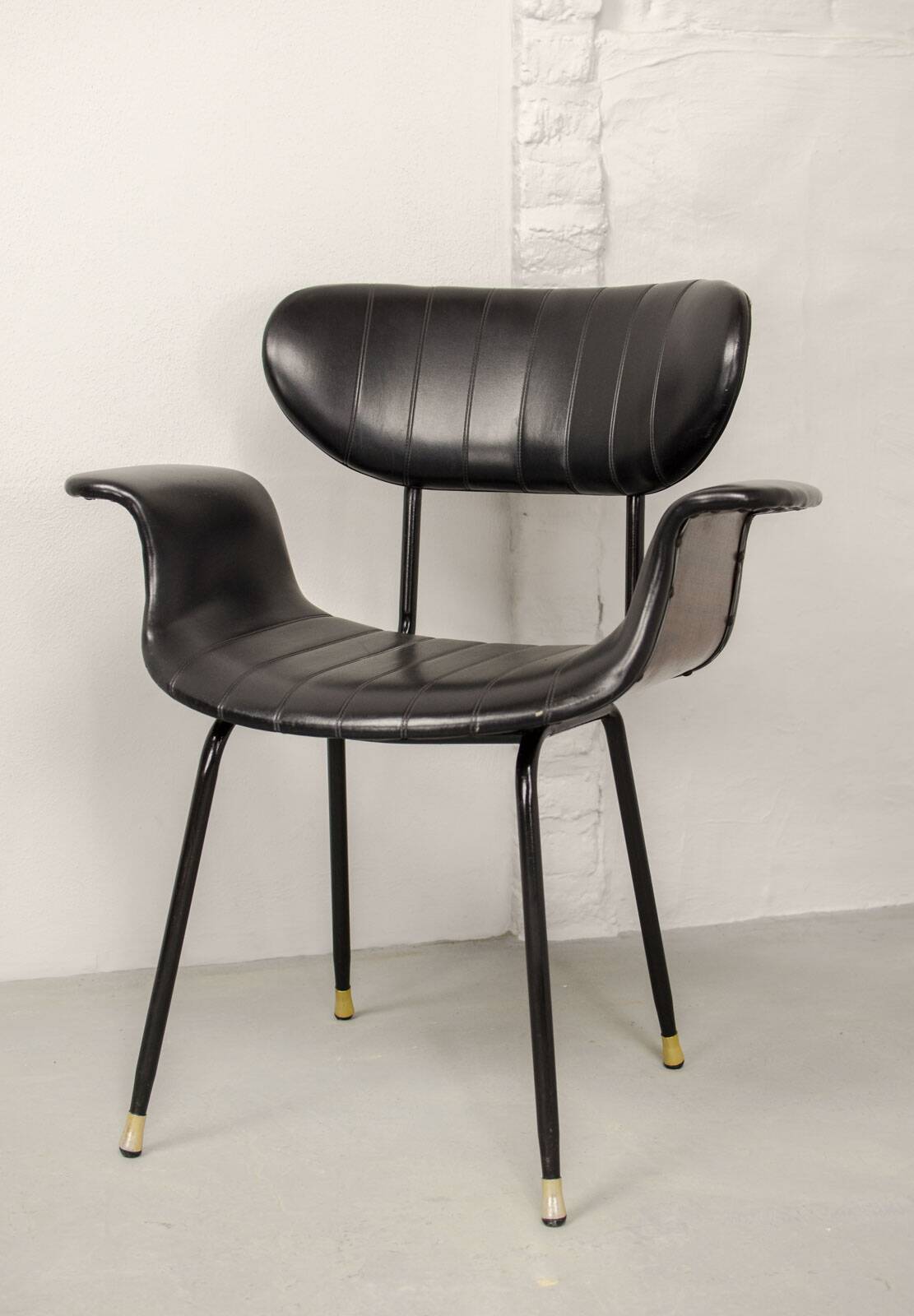 Italian Design Rosewood 'Swan' Side Chair with Black Leatherette Upholstery
