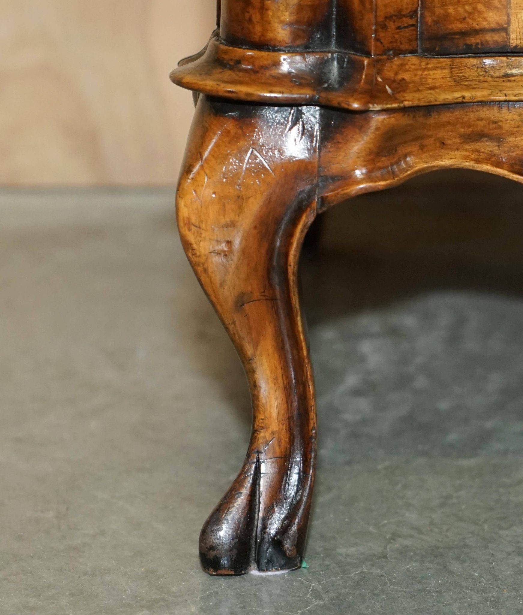 Antique Italian writing desk in olive wood circa 1860