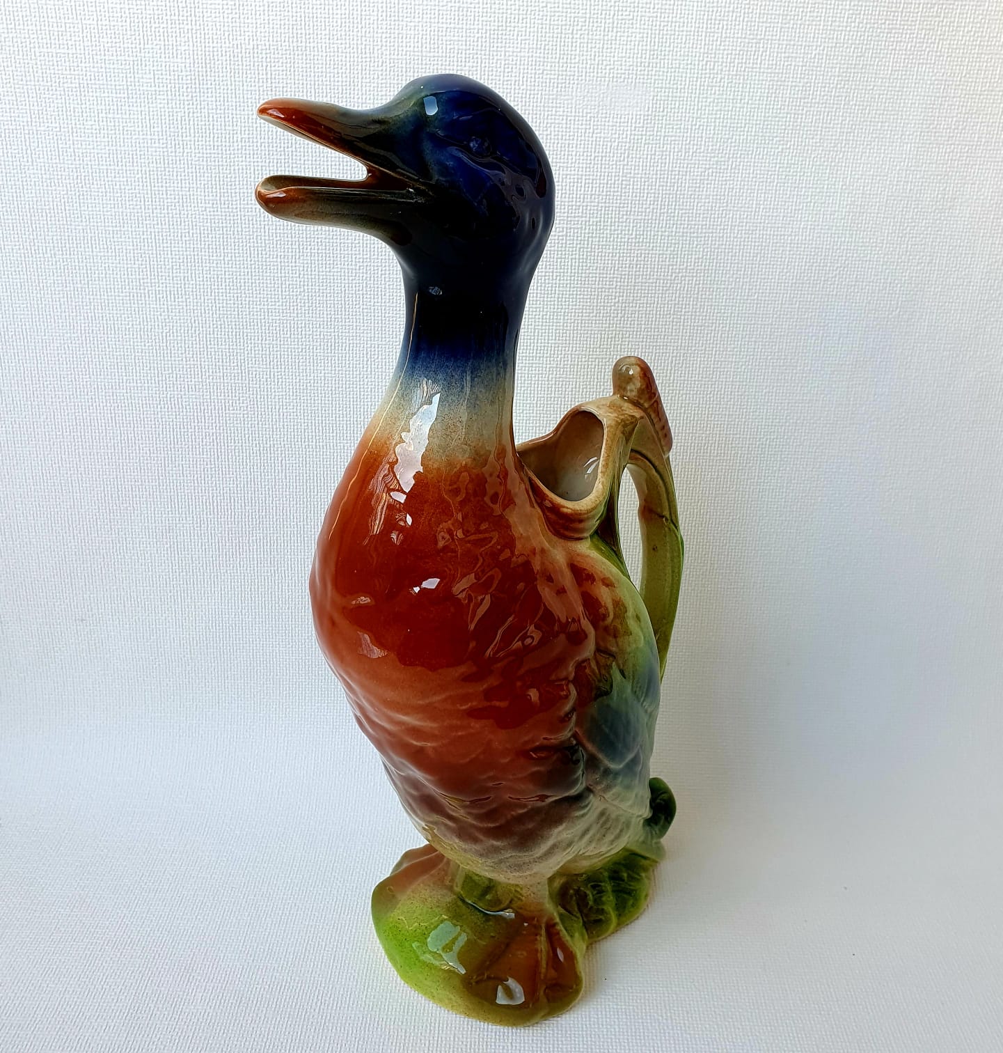 Pichet canard barbotine en faïence de saint clément,