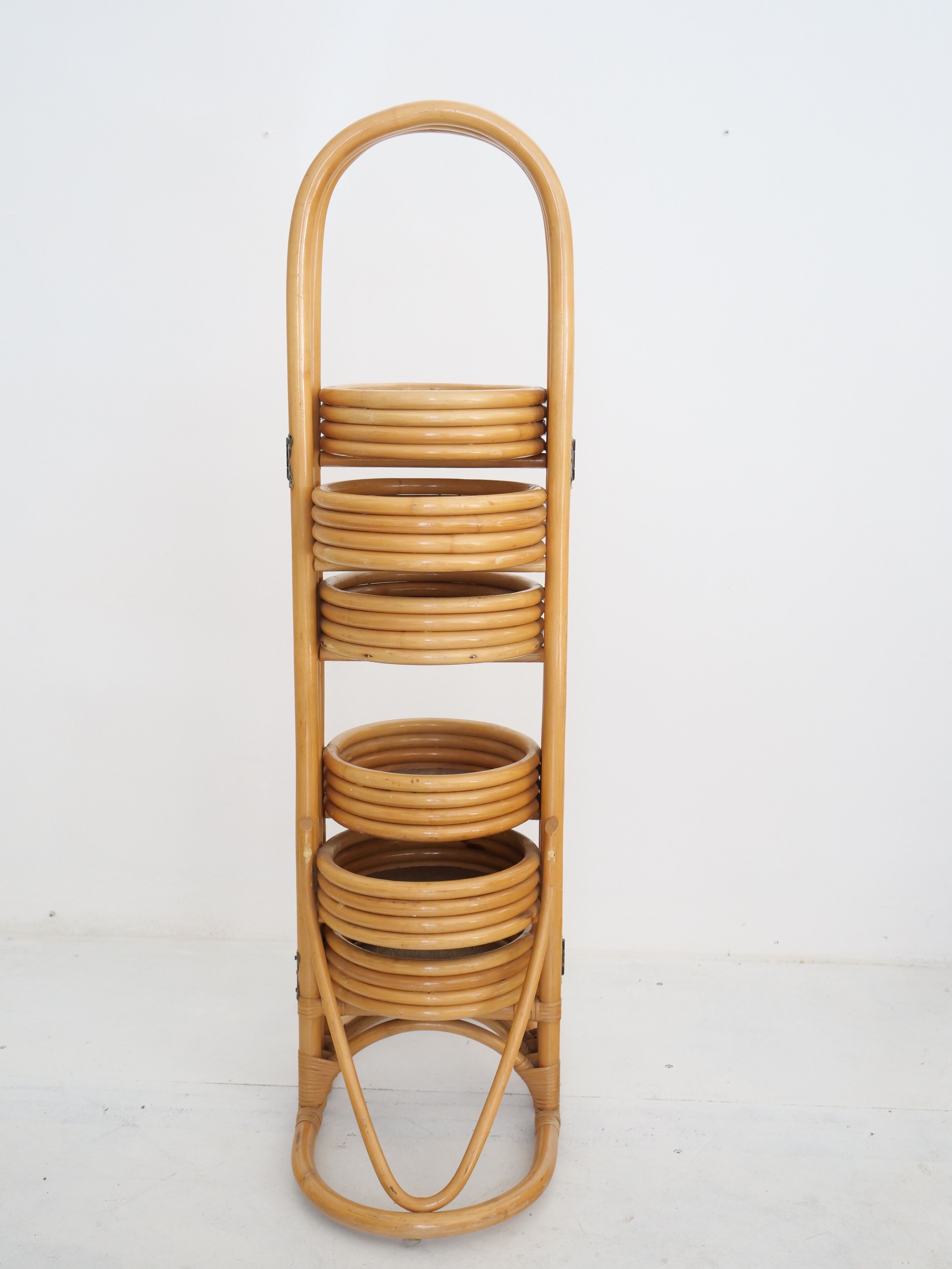 Rattan plant holder