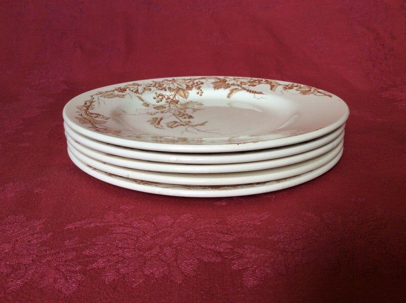 Set of 4 plates of old flat earth iron decor of vine leaf