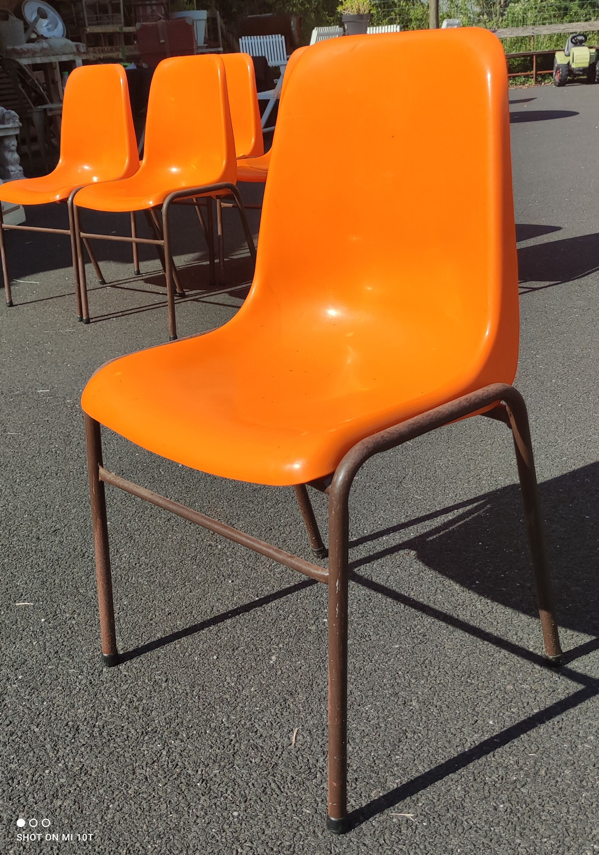 Série de 6 chaises vintage orange coque plastique