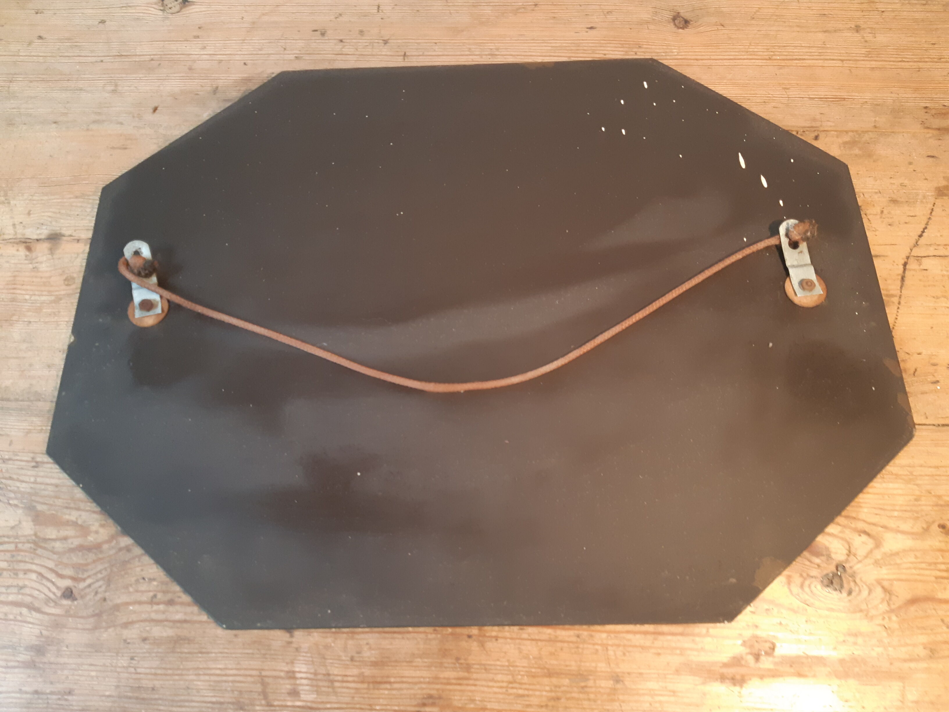 Serious beveled octagonal mirror 51x39cm