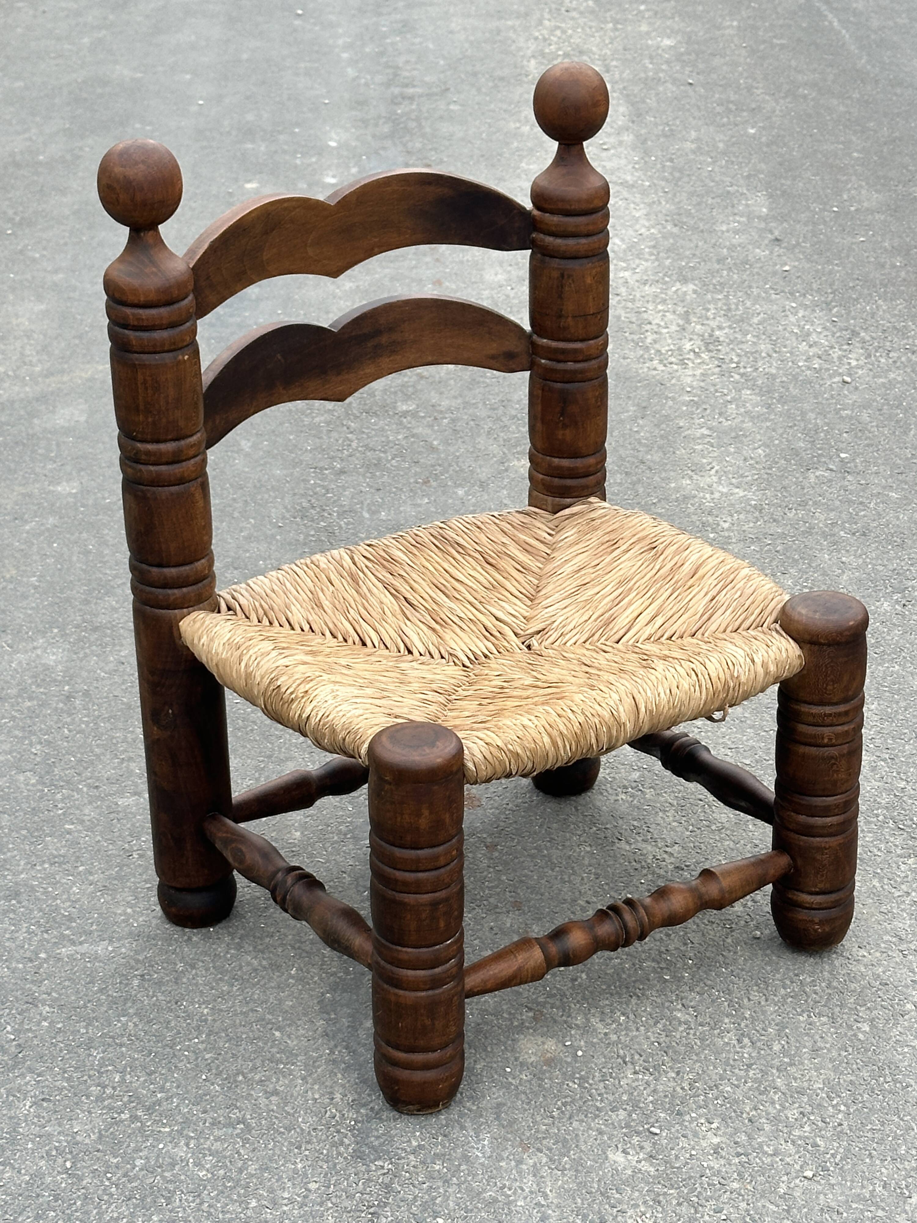 Low chair in oak and straw vintage design 60s