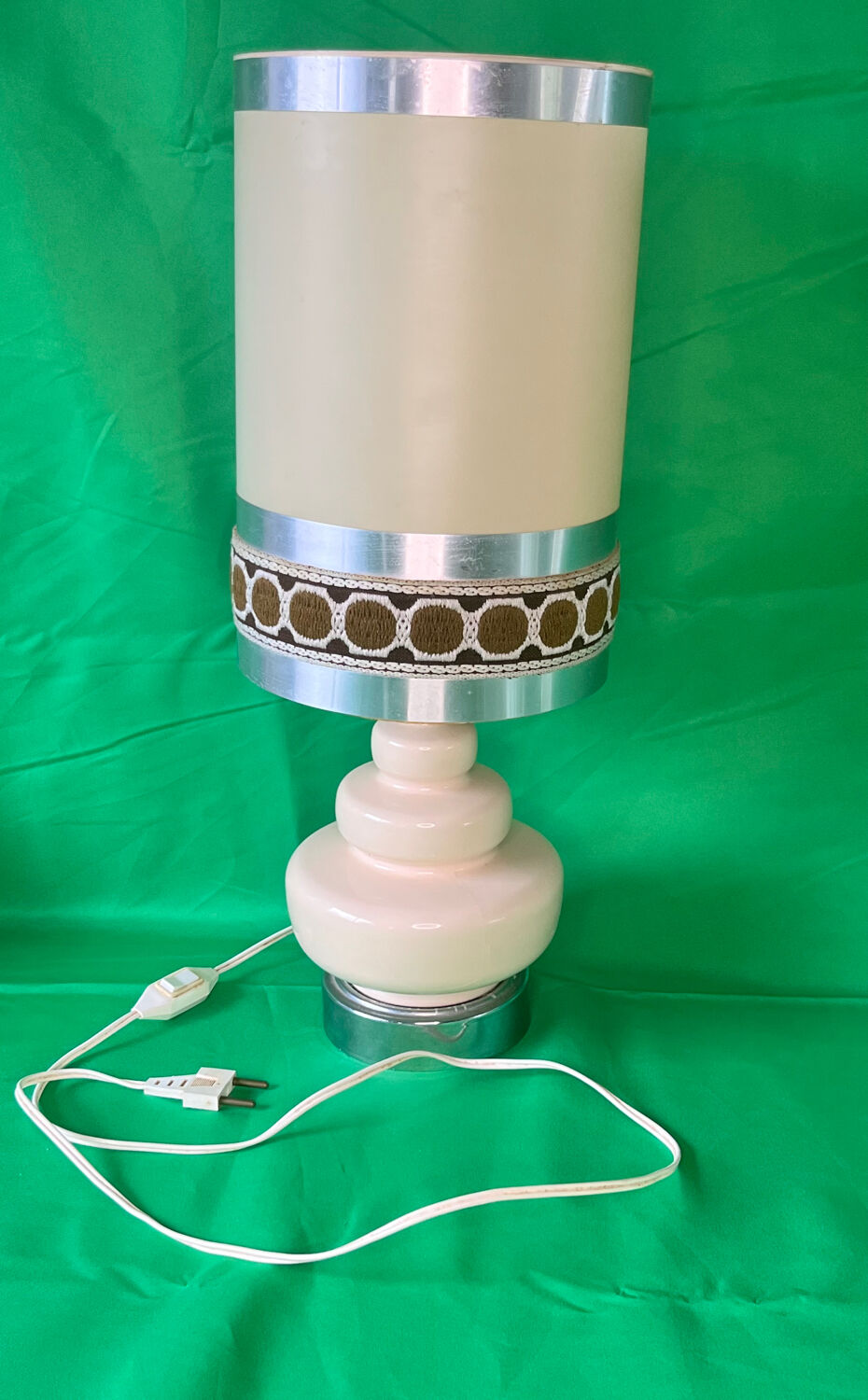 Table lamp