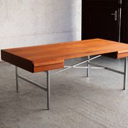 Bureau d'écriture par Illum Wikkelso