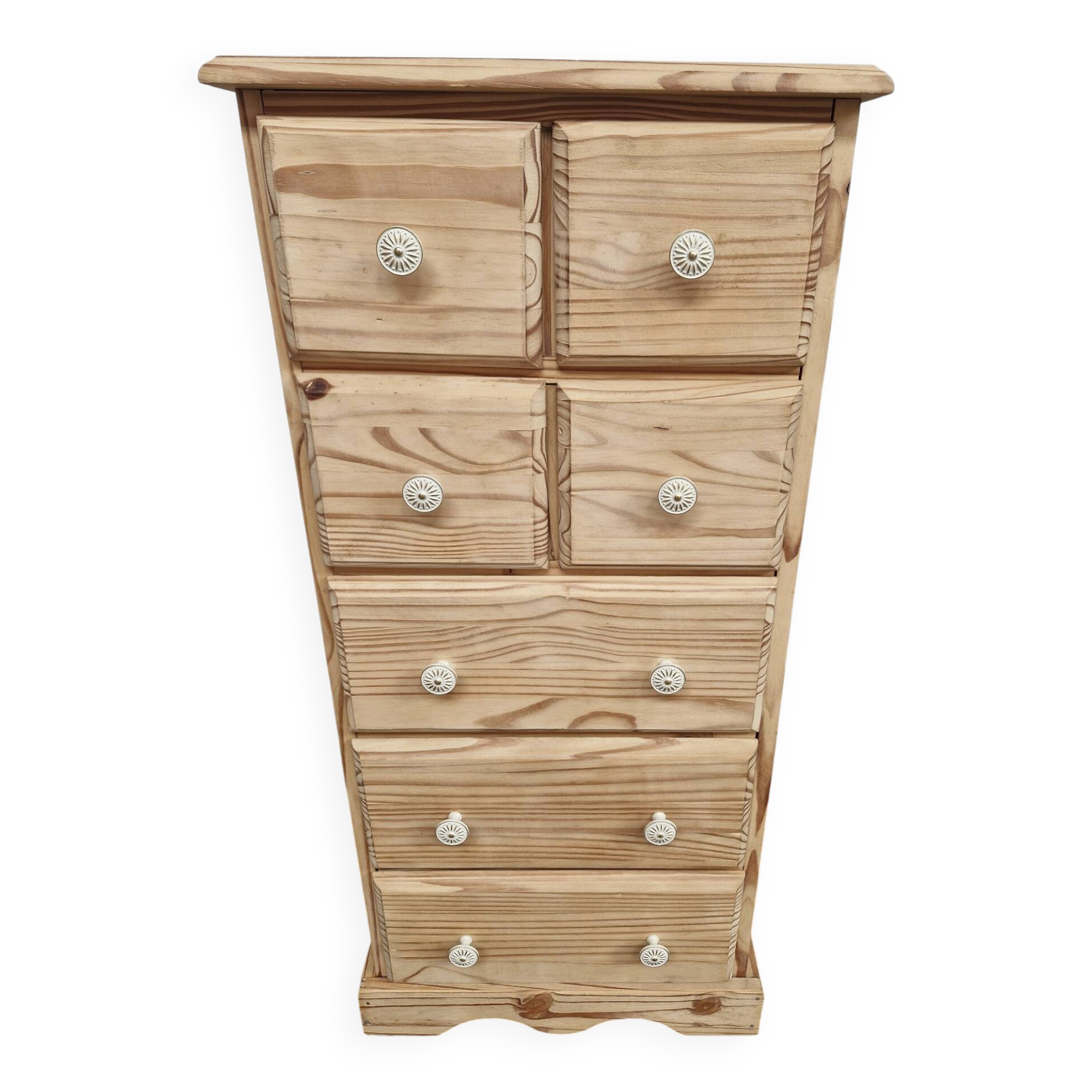 Pine chest of drawers