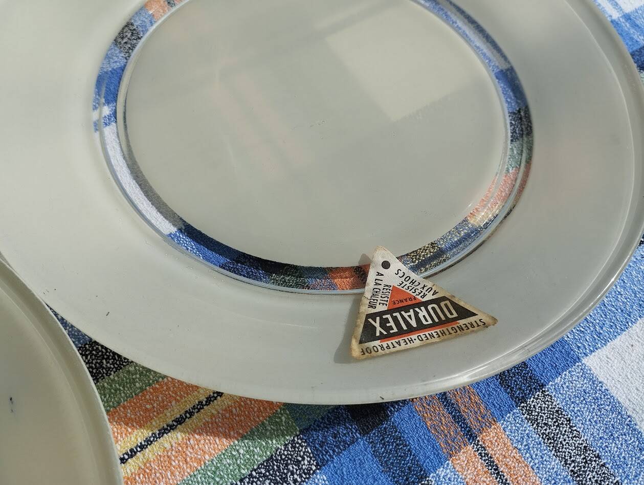 New Duralex dish set, 14 pieces with labels.