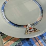 Service d’assiettes Duralex neuf 14 pièces avec étiquettes
