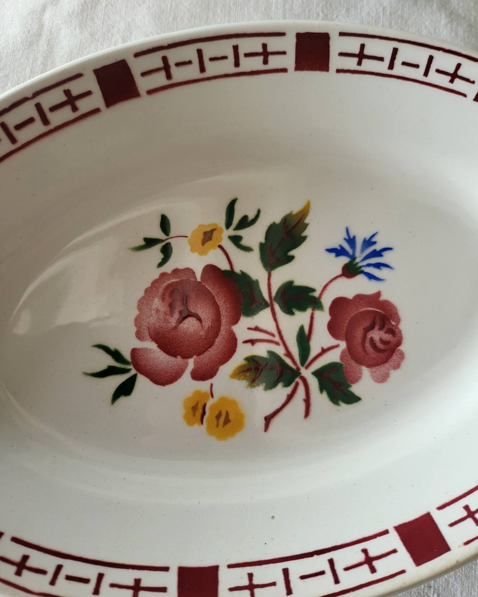 2 earthenware dishes from Sarreguemines and Digoin, model Danielle.