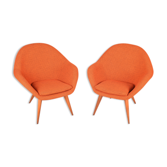 Fauteuils orange du milieu du siècle fabriqués en Tchéquie, années 1950. Hêtre restauré.