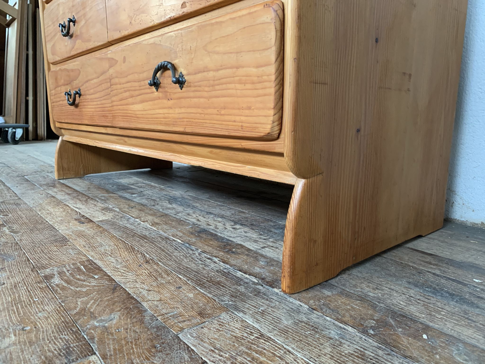 Vintage dresser