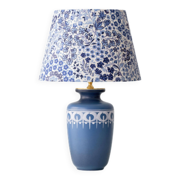 Dutch blue and white ceramic table lamp, 1977, with a new Liberty London shade.