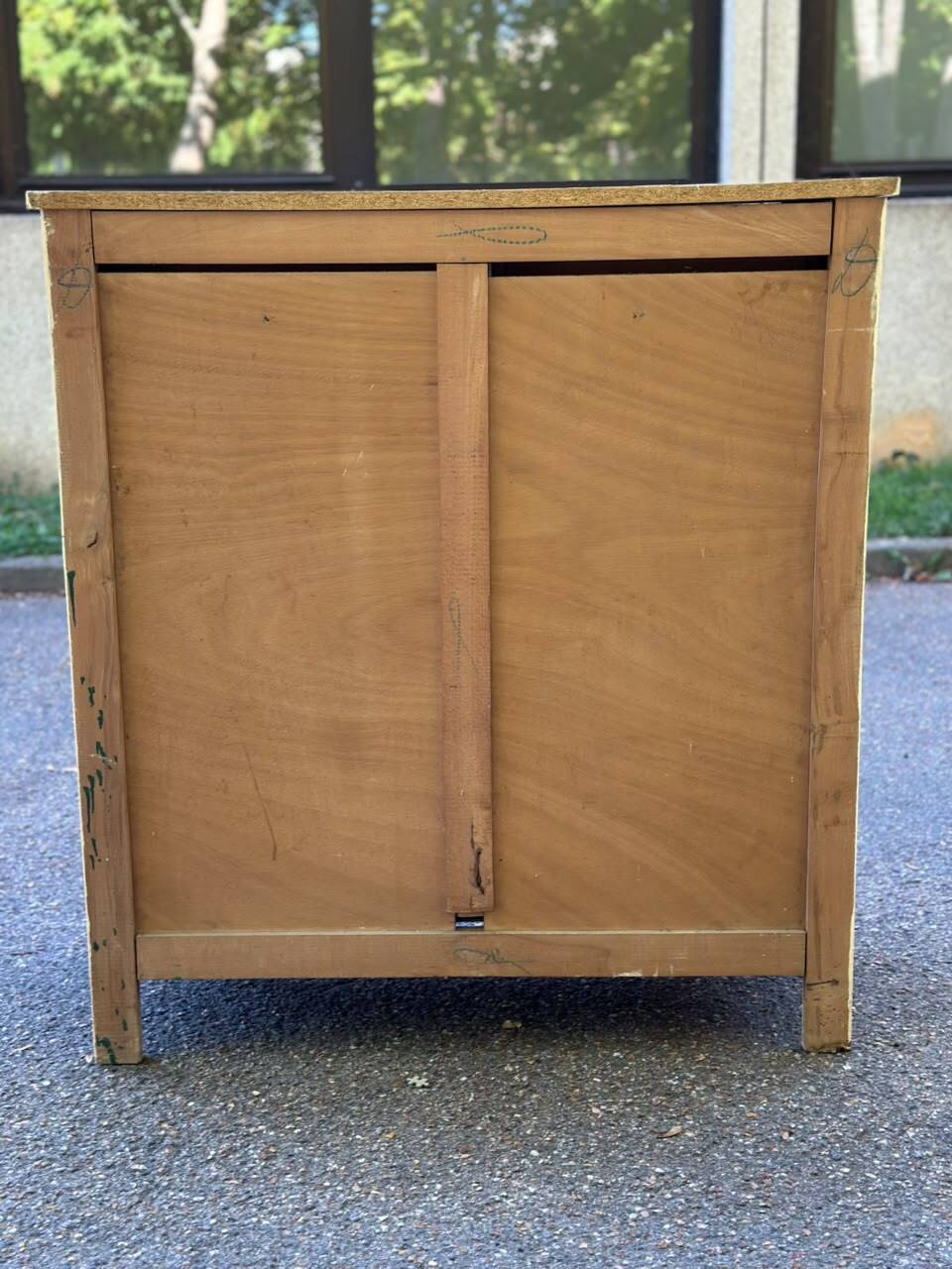 Buffet vintage en bois beige 1950 style parisien mado
