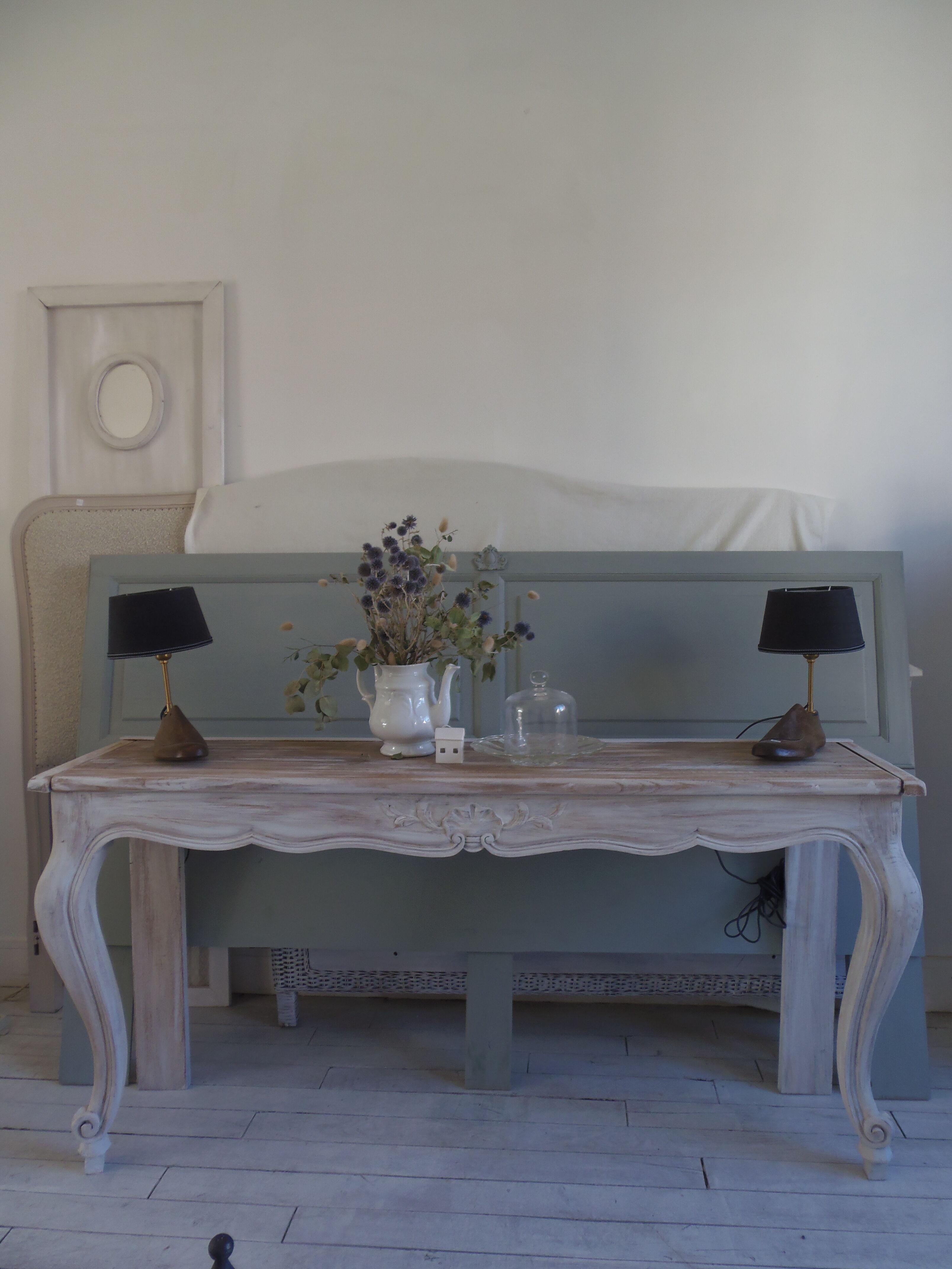 Louis XV style console in pearl gray patinated oak, patinated inlaid top.