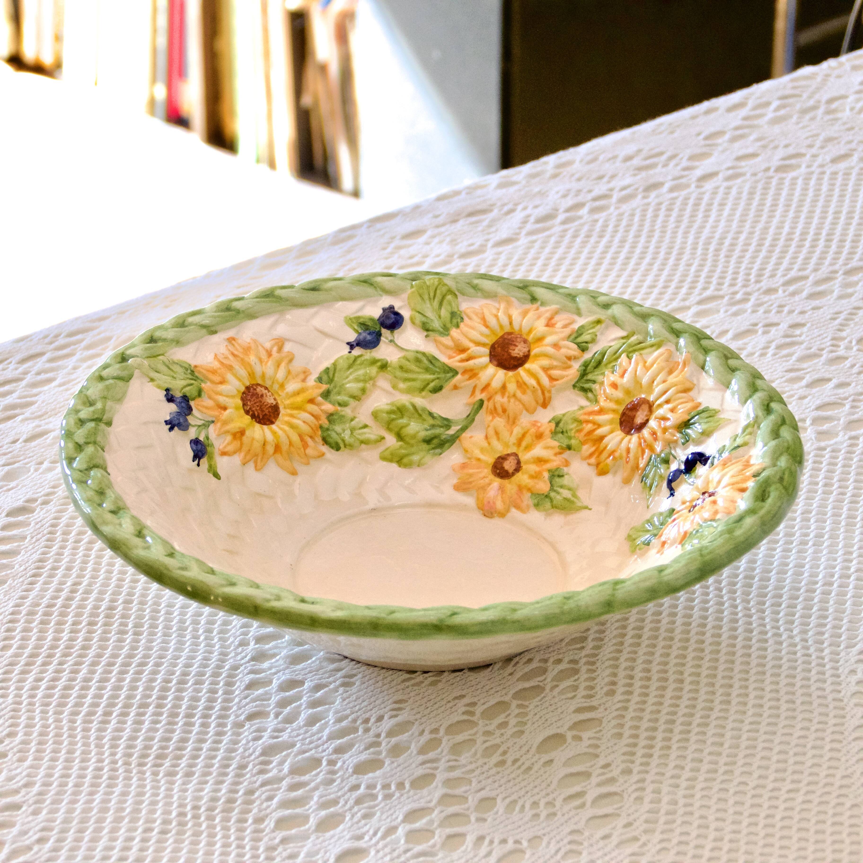 Large salad bowl / fruit bowl in hand-painted sunflower slip