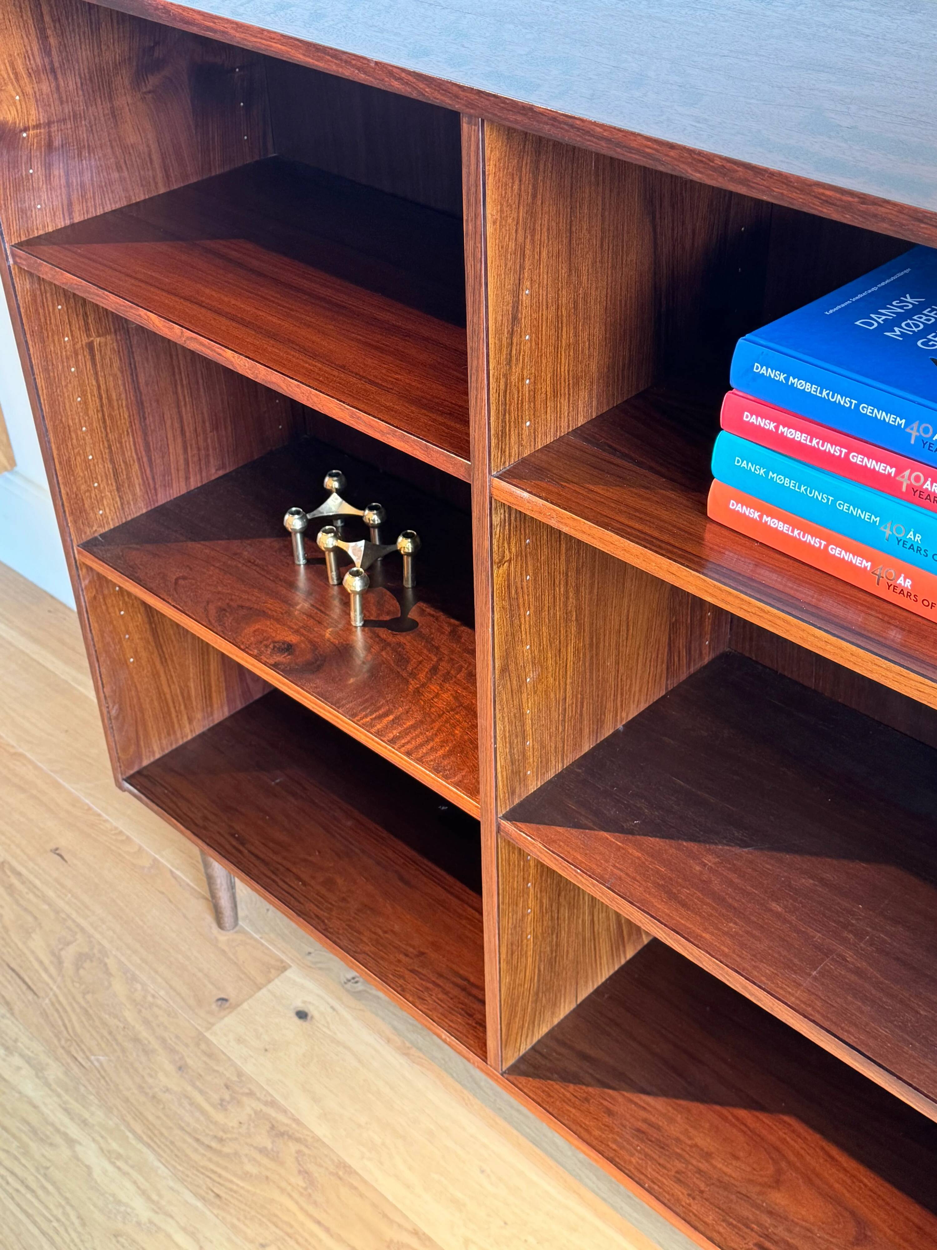 Vintage Scandinavian library in rosewood "Alfred"