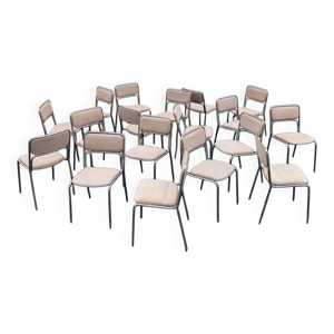 18 chaises tubulaires