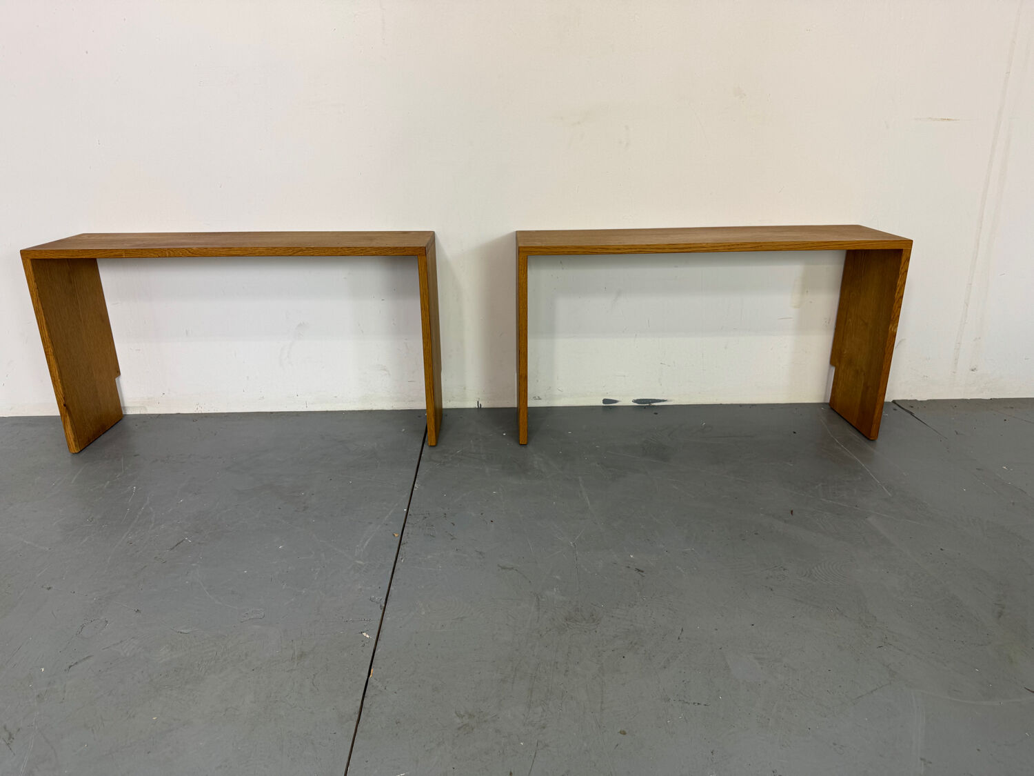 Magnifique banc d'entrée minimaliste en bois, de belle facture, années 1970